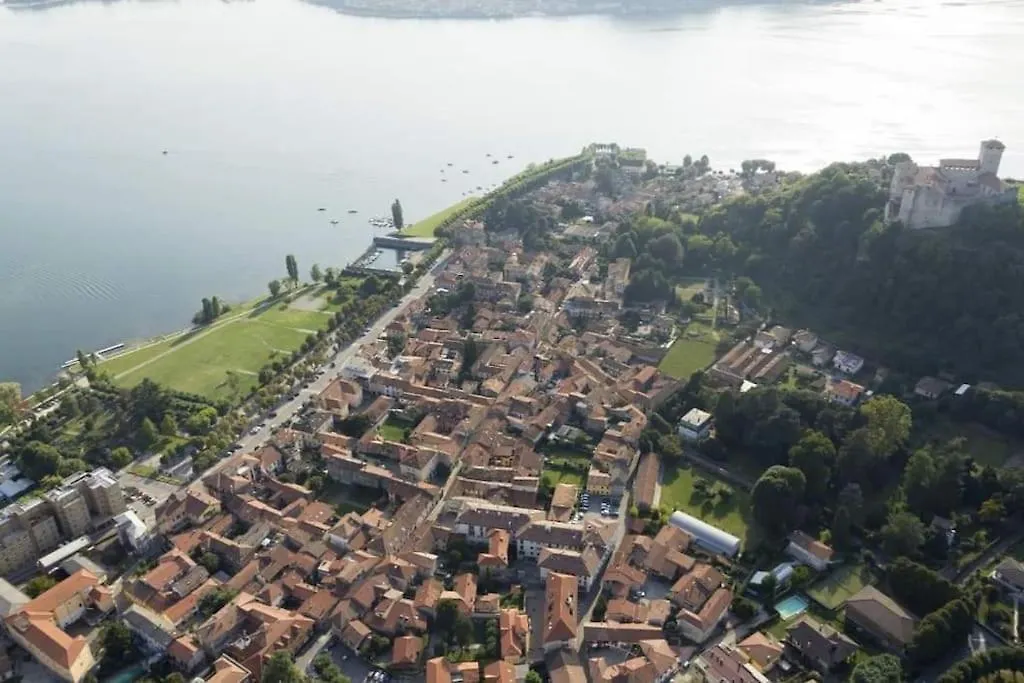 La Casa Sul Lago Angera Italia